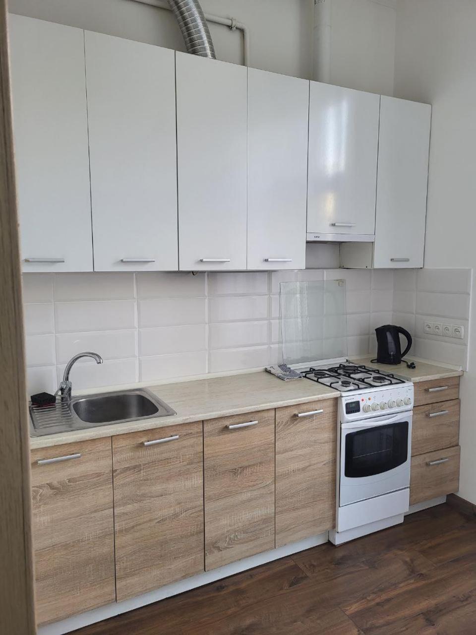 Apartamenty On Knyazya Romana Leópolis Exterior foto
